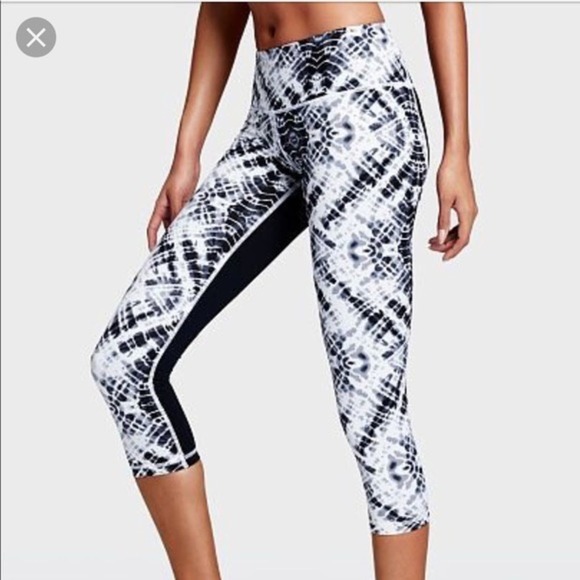 🆕 VSX Victoria’s Secret Knockout Tie-dye Tight Legging Capri Size Large - Picture 1 of 5